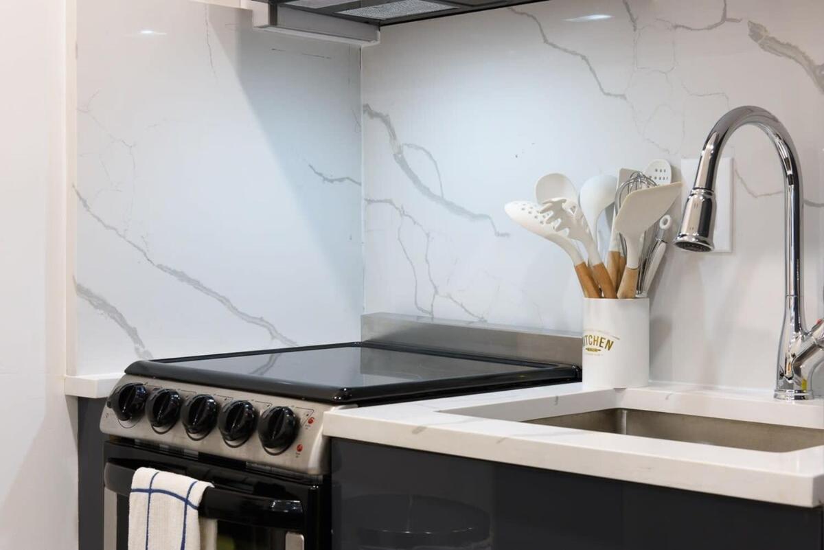 1597-12 New Prime Ues Wd In Unit Apartment New York